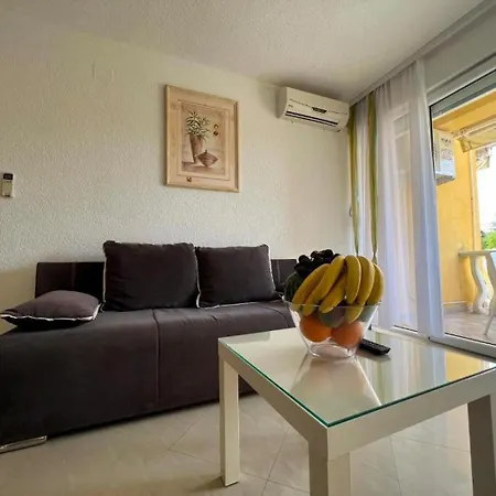 In Zadar With Terrace, Air Conditioning, Wifi, Washing Machine 4141-3 Apartment Zaton (Zadar)